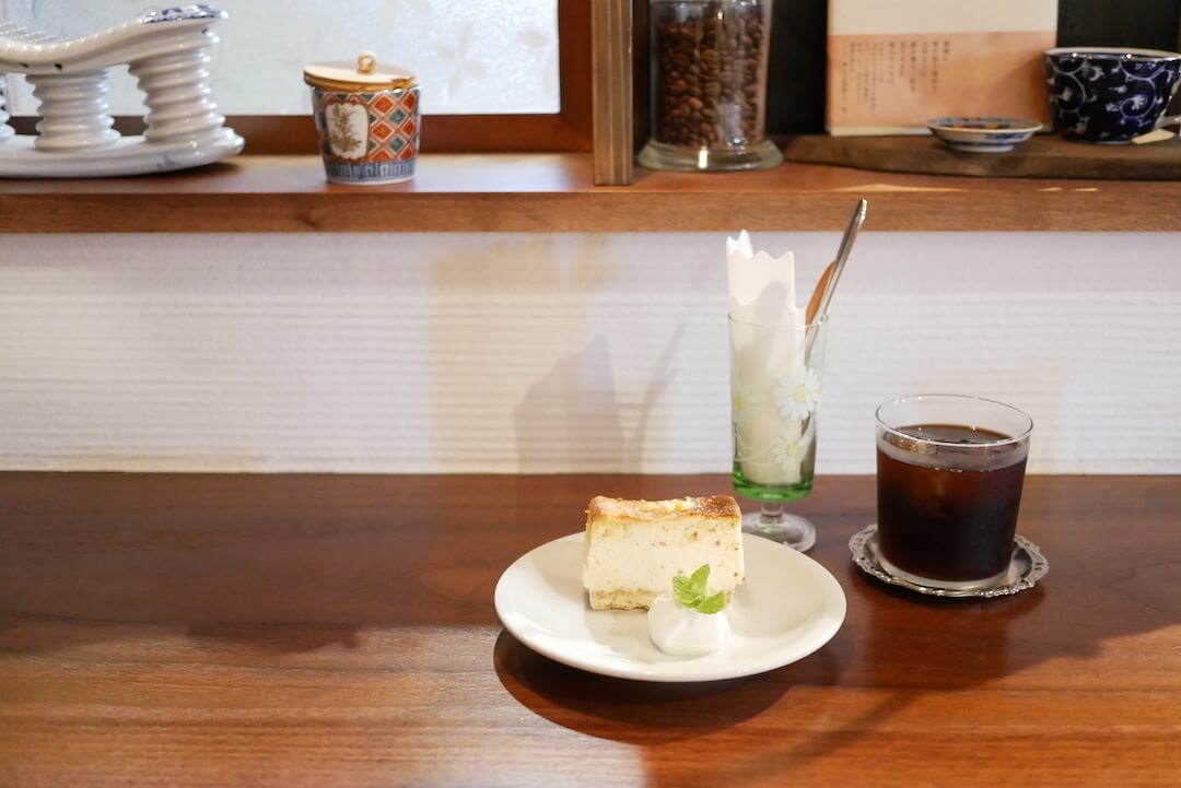 喫茶とちょうど品 エントワ 大垣市 岐阜カフェ ブックカフェ 雑貨屋さん レトロ 古民家 ケーキ おやつ コーヒー
