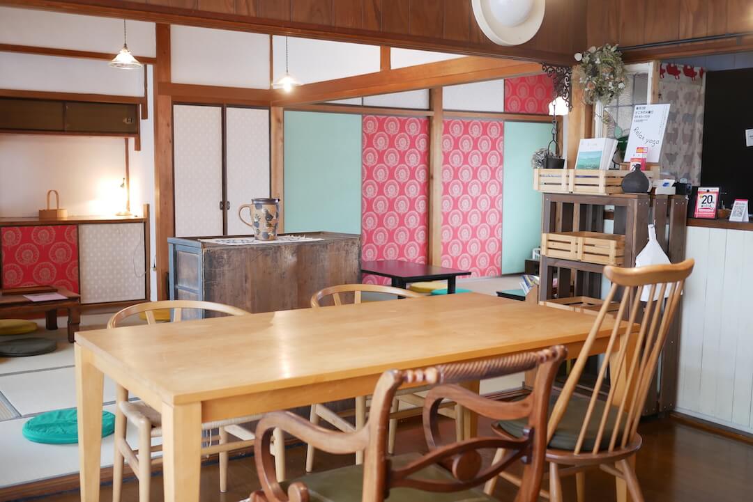 【大垣市】マリマイカフェ 岐阜カフェ ランチ 古民家 和食 座敷 テーブル